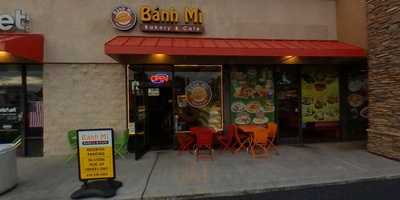 Banh Mi Bakery & Cafe