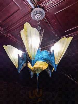 Highstreet Bar And Grill