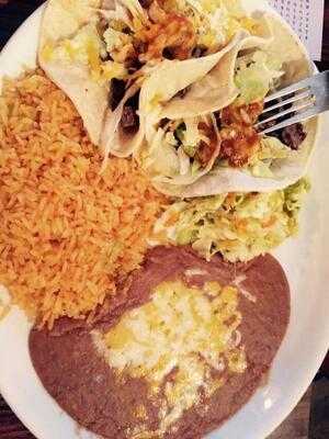 Celia's By The Beach