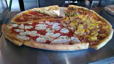 3 Luigis Pizzeria & Restaurant