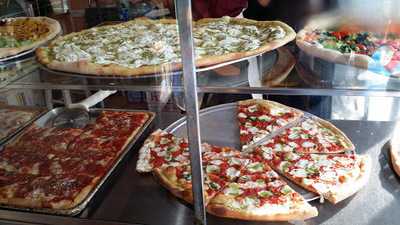 3 Luigis Pizzeria & Restaurant