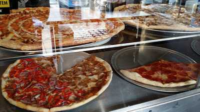 3 Luigis Pizzeria & Restaurant