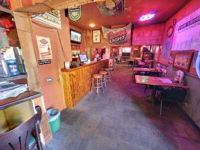 Jolly Roger Restaurant And Lounge