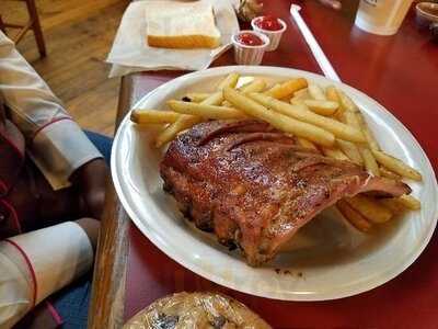 Grady's Bar-b-q East Side