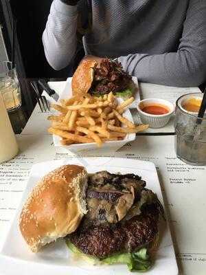 New Amsterdam Burger & Bar