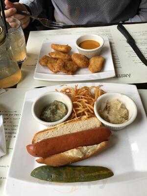 New Amsterdam Burger & Bar
