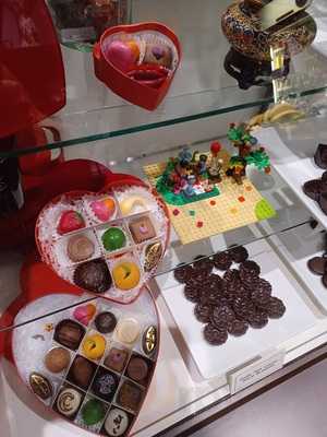 Anna's Chocolate Cafe And Bubble Tea