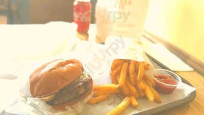 Max's Burgers & Steaks