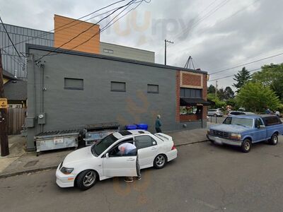 Mcpeets Portland Pub