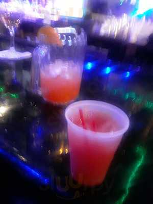 C & J Sports Bar & Grill