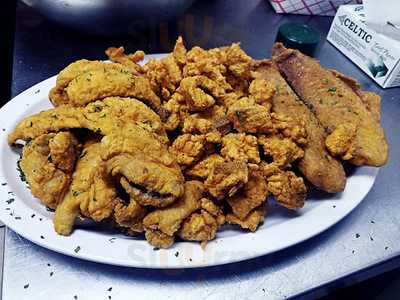 C & J Sports Bar & Grill