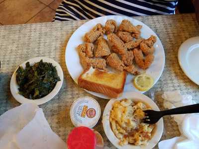 Low Country Seafood & Bbq House