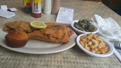 Low Country Seafood & Bbq House