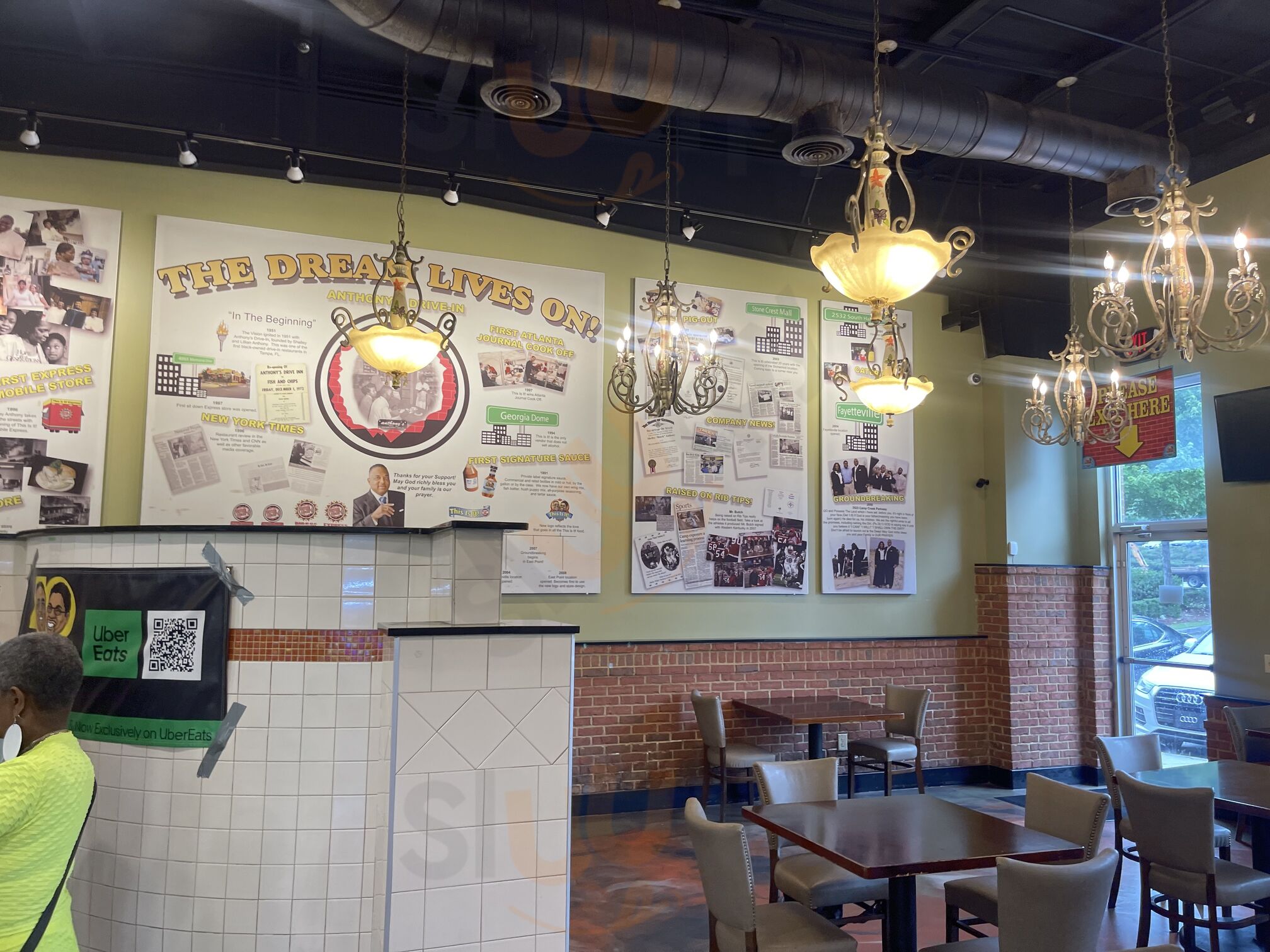 Low Country Seafood & Bbq House