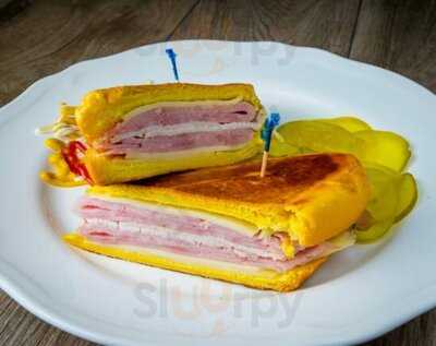 La Esquina Del Pan Con Bistec