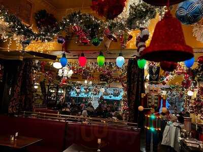 Papillon Bistro & Bar