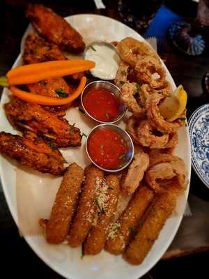 Papillon Bistro & Bar