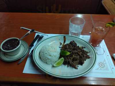 La Taberna Cubana