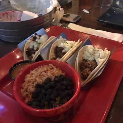 Tin Lizzy’s Cantina