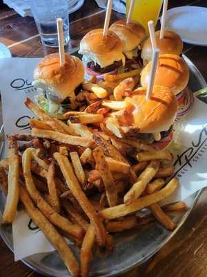 Output Lounge And Sports Bar