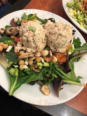 Mickey Fine Pharmacy & Grill