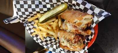 Griff's Bar & Billiards