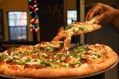 El Agazajo Bar & Grill