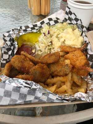 Fish On Bait And Tackle Shop Cafe