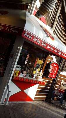 Aunt Fanny's Hot Pretzels