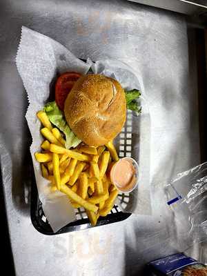 Oasis Lounge And Hookah Bar