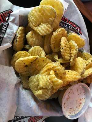 Wing Daddy's Sauce House