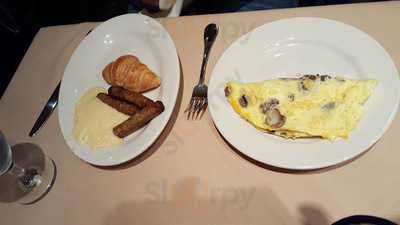 Green Callaloo Lounge