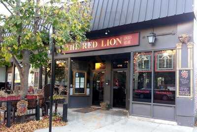 The Red Lion Lincoln Square