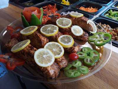 J2 Pizza & Sushi Cafe