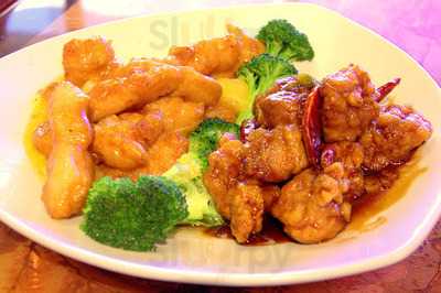 Jino's Sushi & Chinese Bistro