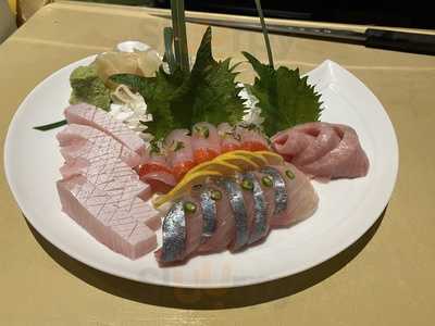 Jino's Sushi & Chinese Bistro