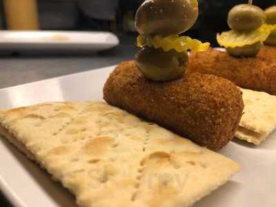 Marys Restaurante Cafeteria