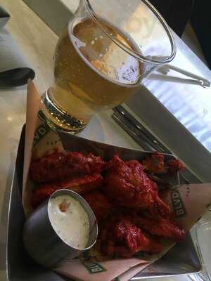 Blvd & Main Taphouse