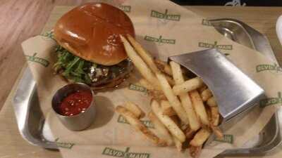 Blvd & Main Taphouse