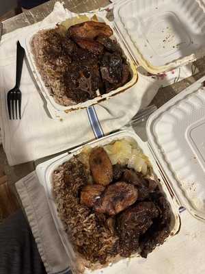 Chris Caribbean & American Restaurant