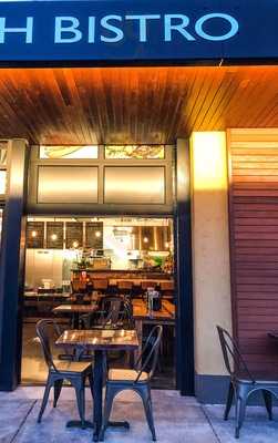 Xinhxinh Vietnamese Bistro