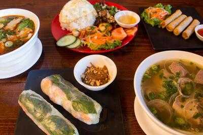 Xinhxinh Vietnamese Bistro