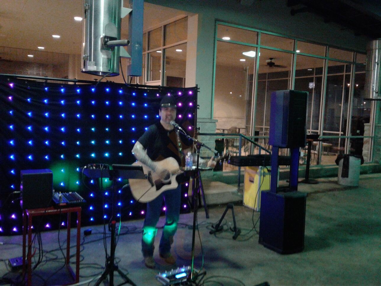 Dawg's Brewhouse And Grill