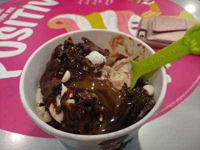 Red Mango Frozen Yogurt And Smoothies