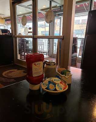 Clarke's Rogers Park