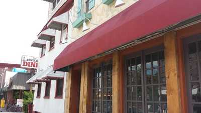 Circles International Grill