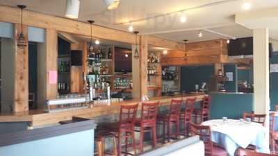 Circles International Grill