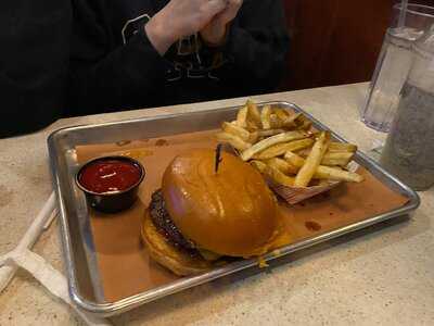 Flippin' Good Burgers And Shakes