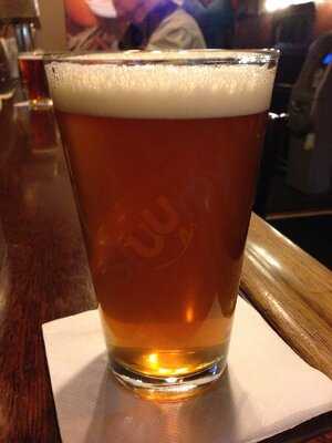 Goldfinger's Bar & Grill