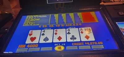 Goldfinger's Bar & Grill